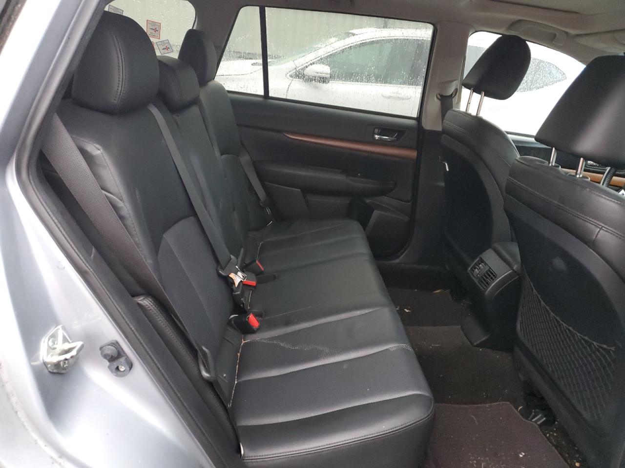 2013 Subaru Outback - Image 11