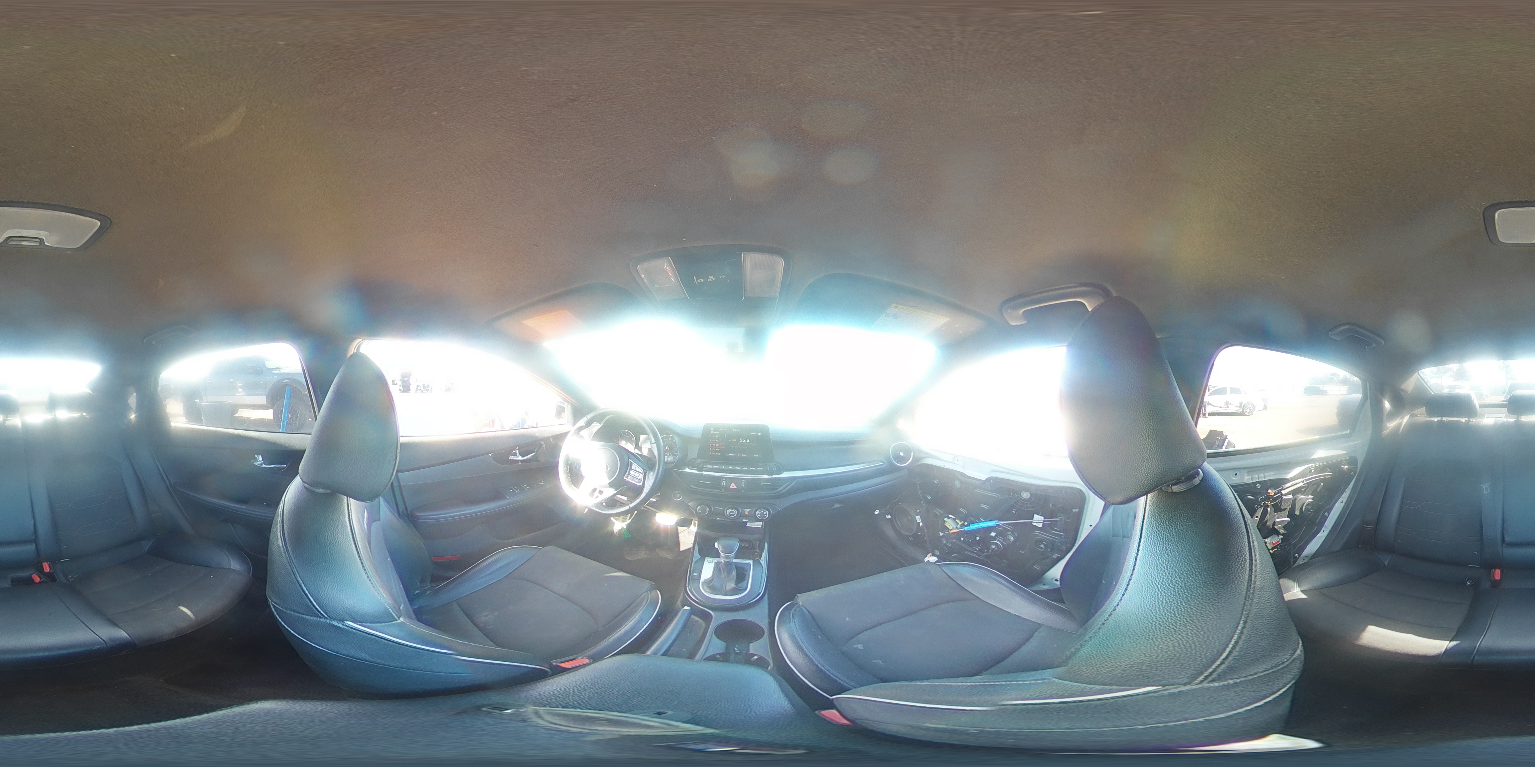 2021 Kia Forte - Image 12