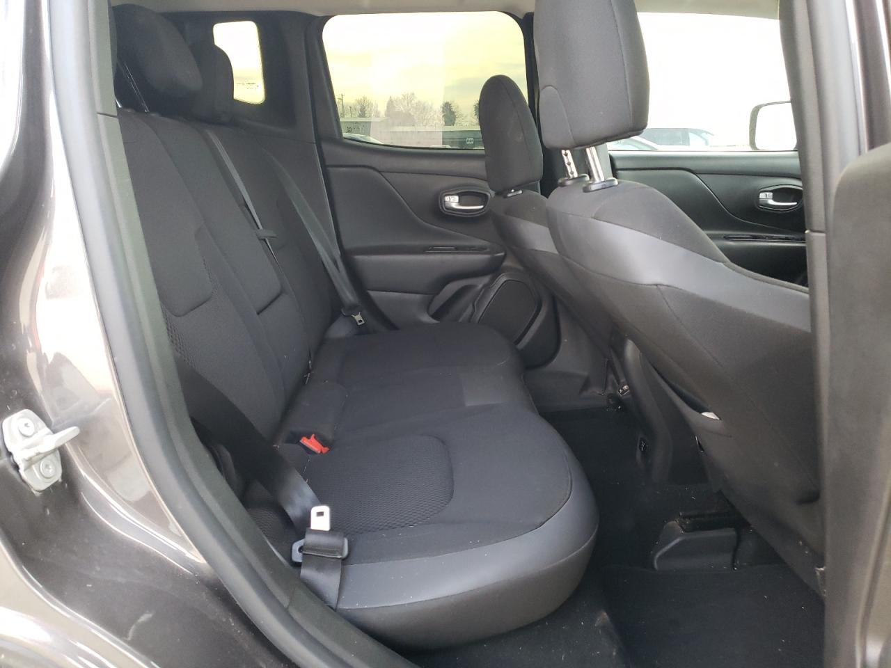 2019 Jeep Renegade - Image 11