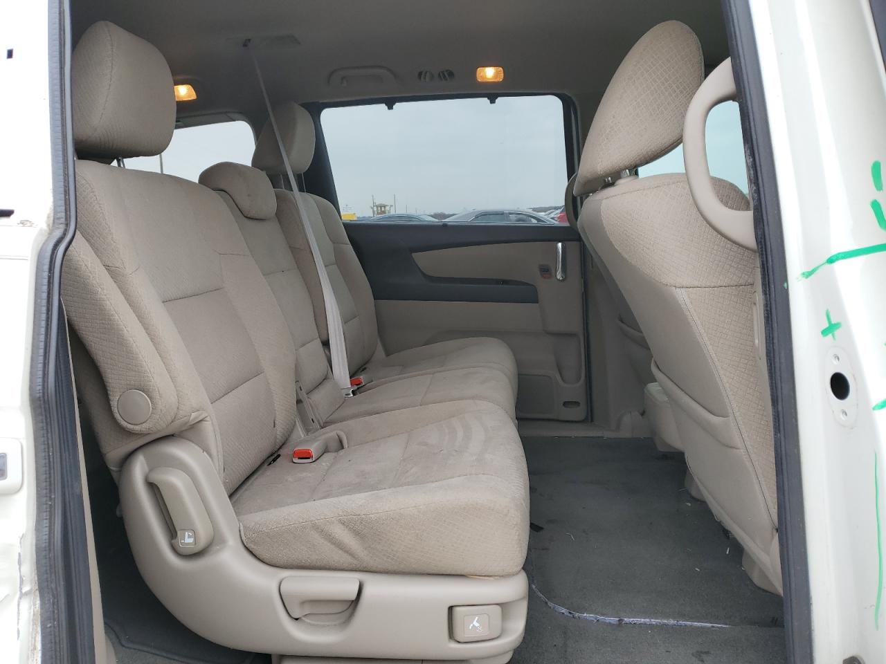 2015 Honda Odyssey - Image 11