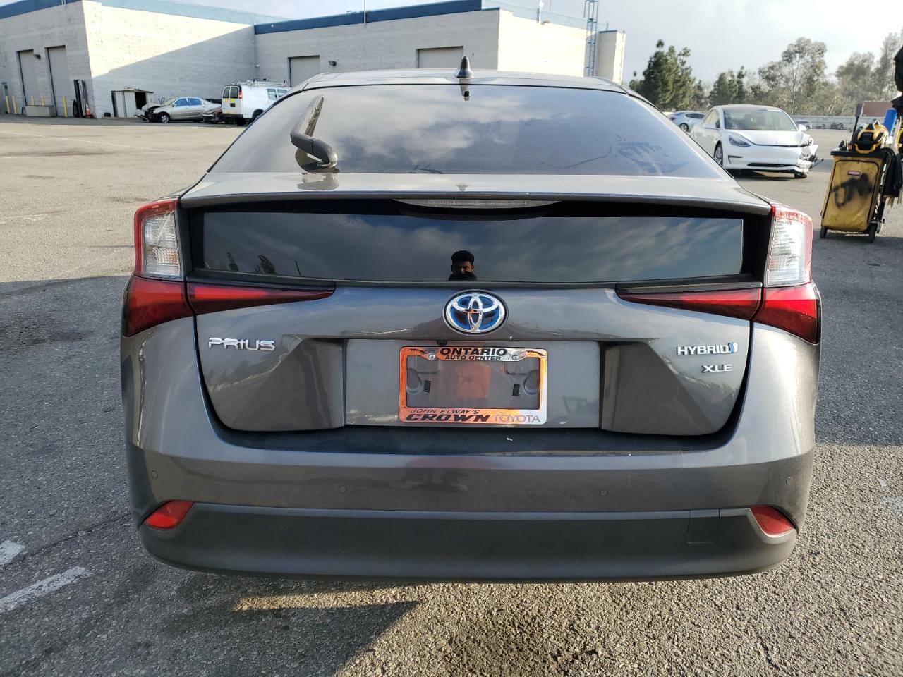 2020 Toyota Prius - Image 6