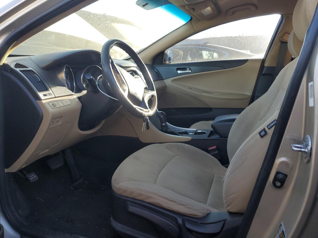 2011 Hyundai Sonata - Image 7