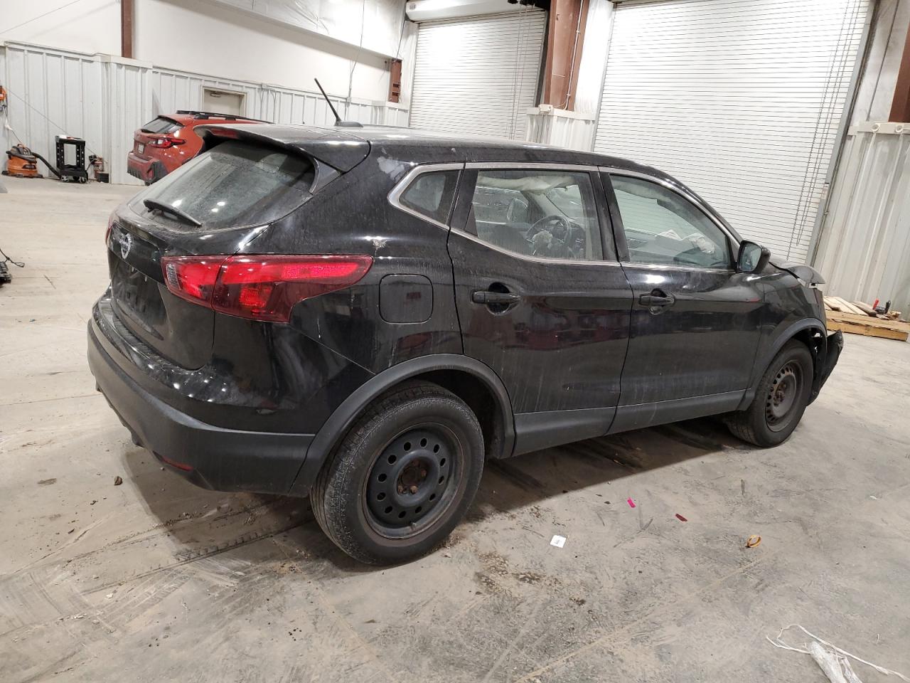 2018 Nissan Rogue - Image 3