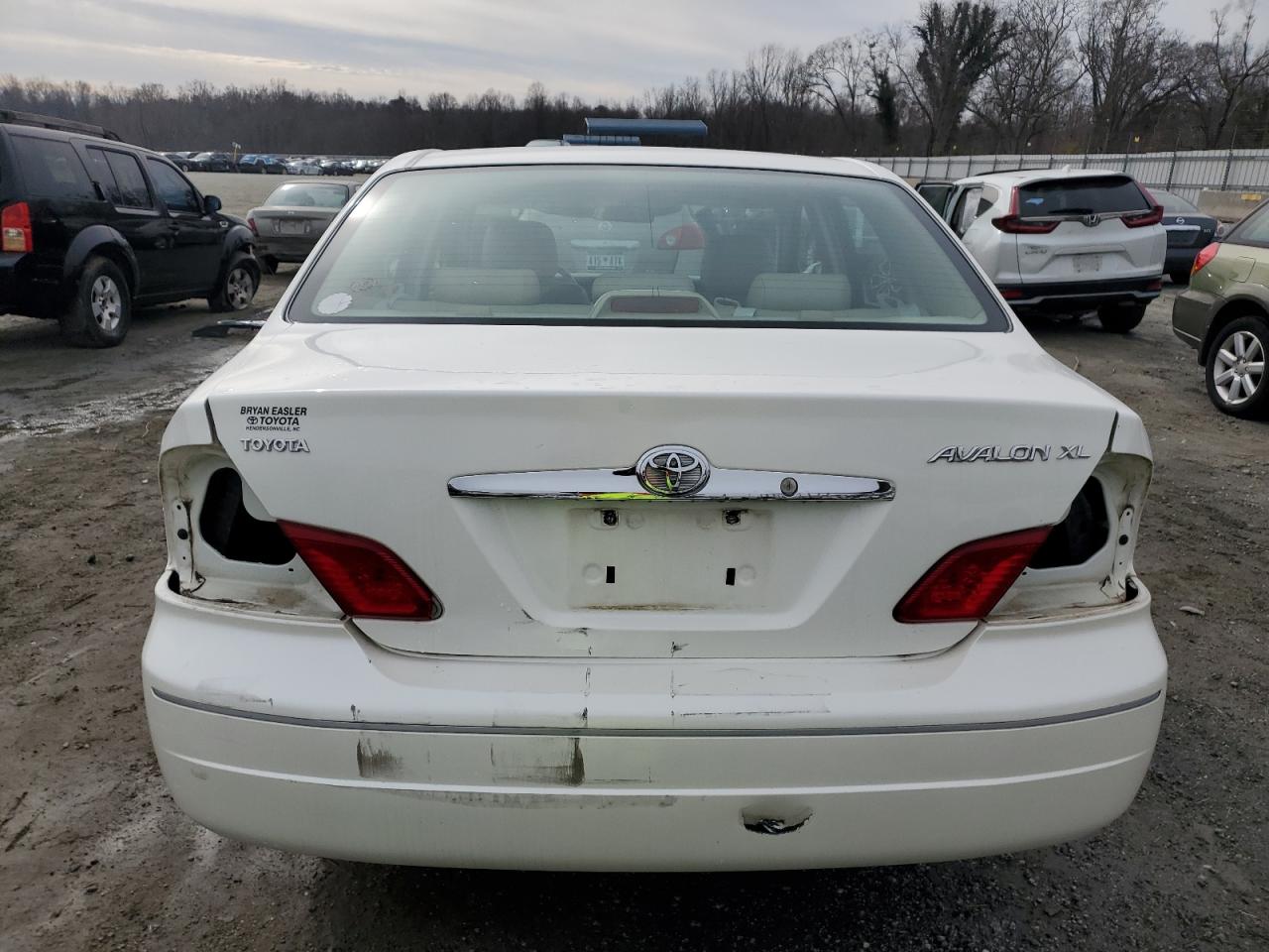 2003 Toyota Avalon - Image 6