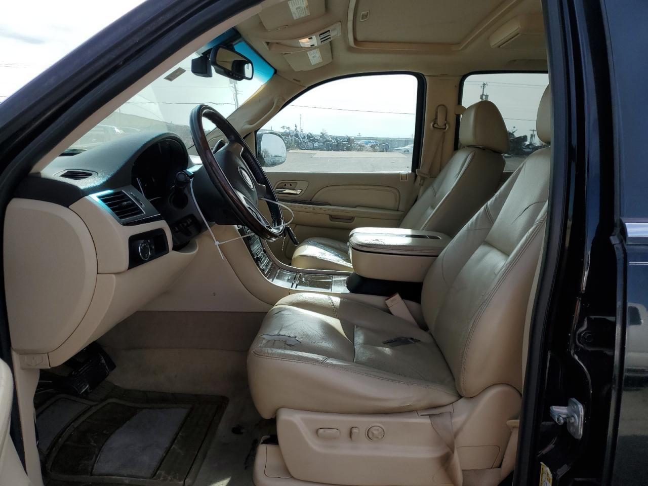 2007 Cadillac Escalade - Image 7