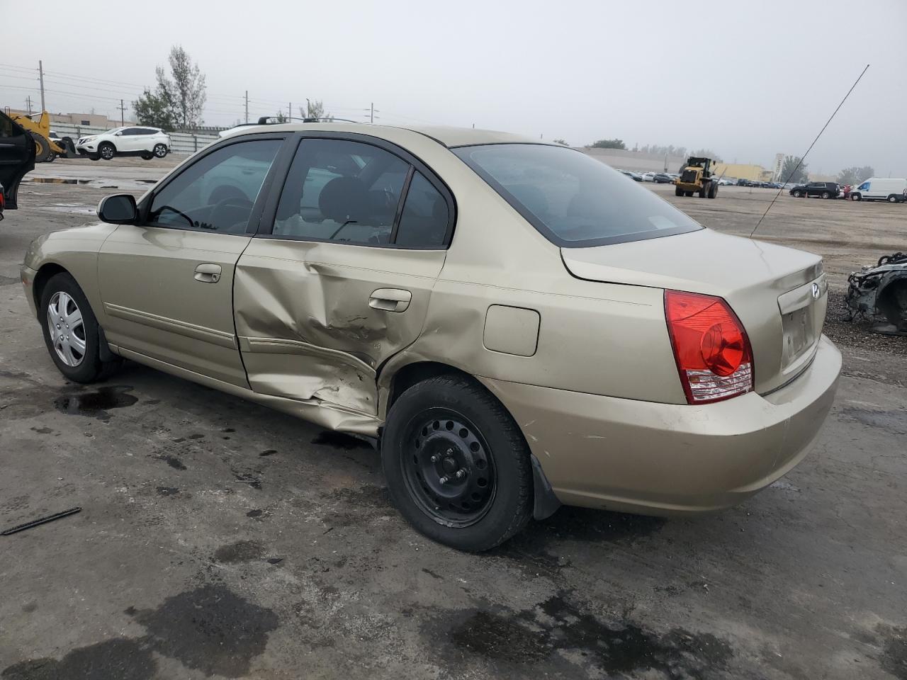 2006 Hyundai Elantra - Image 2