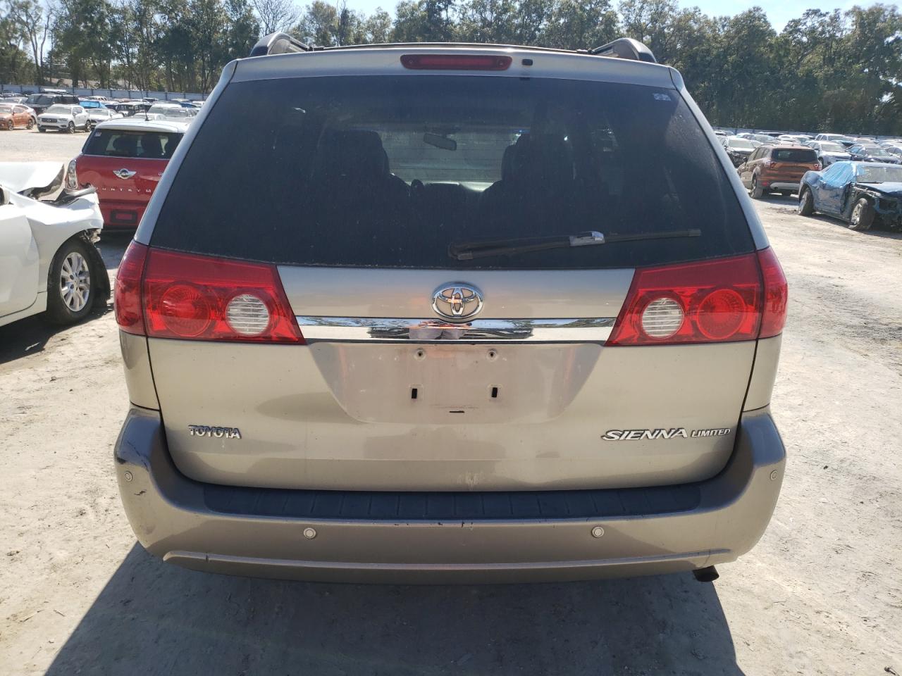 2007 Toyota Sienna - Image 6