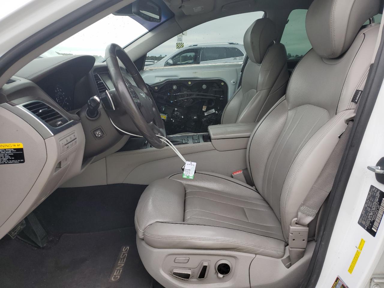 2015 Hyundai Genesis - Image 7