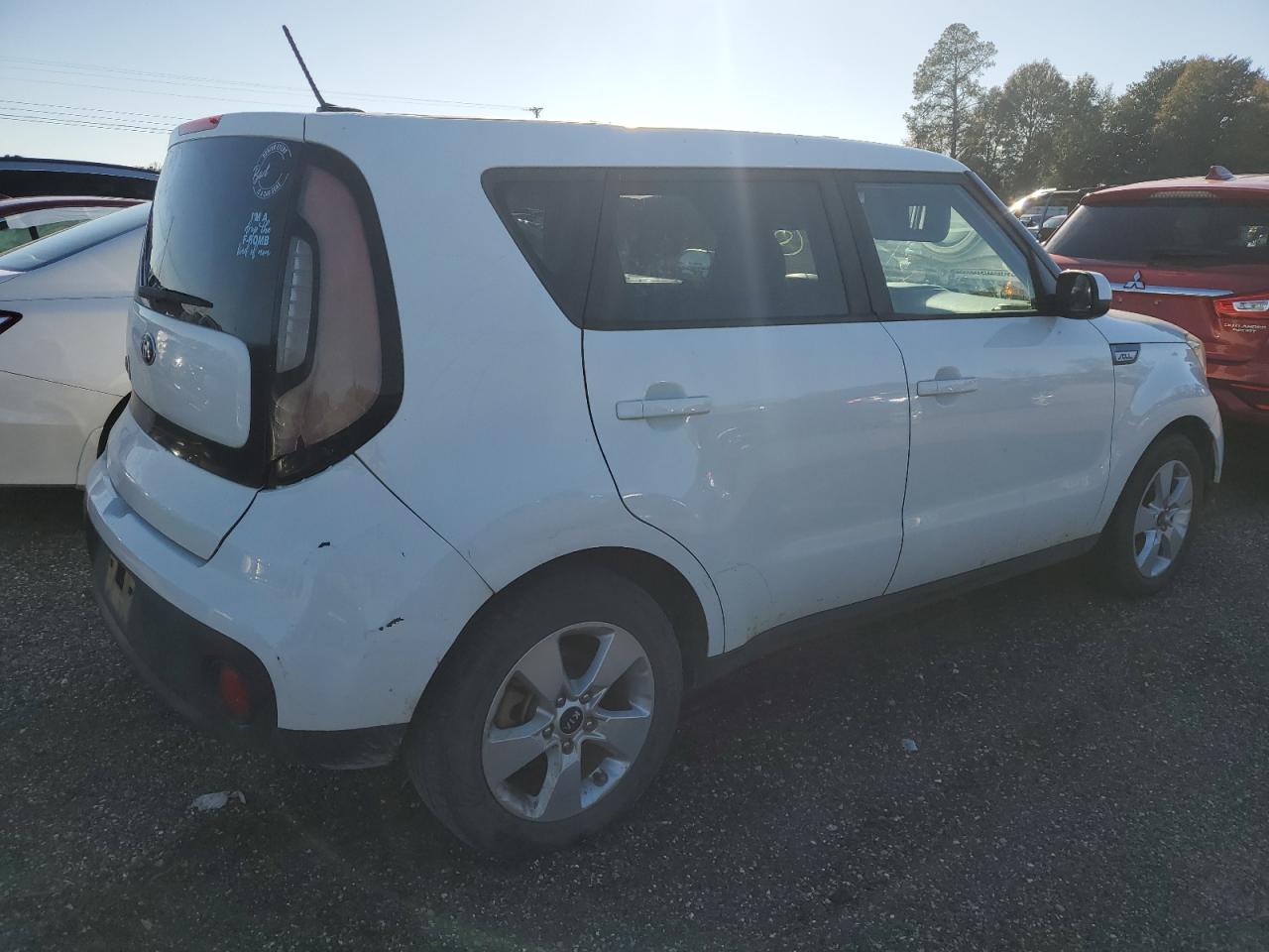 VIN KNDJN2A25J7521404 2018 KIA SOUL no.3