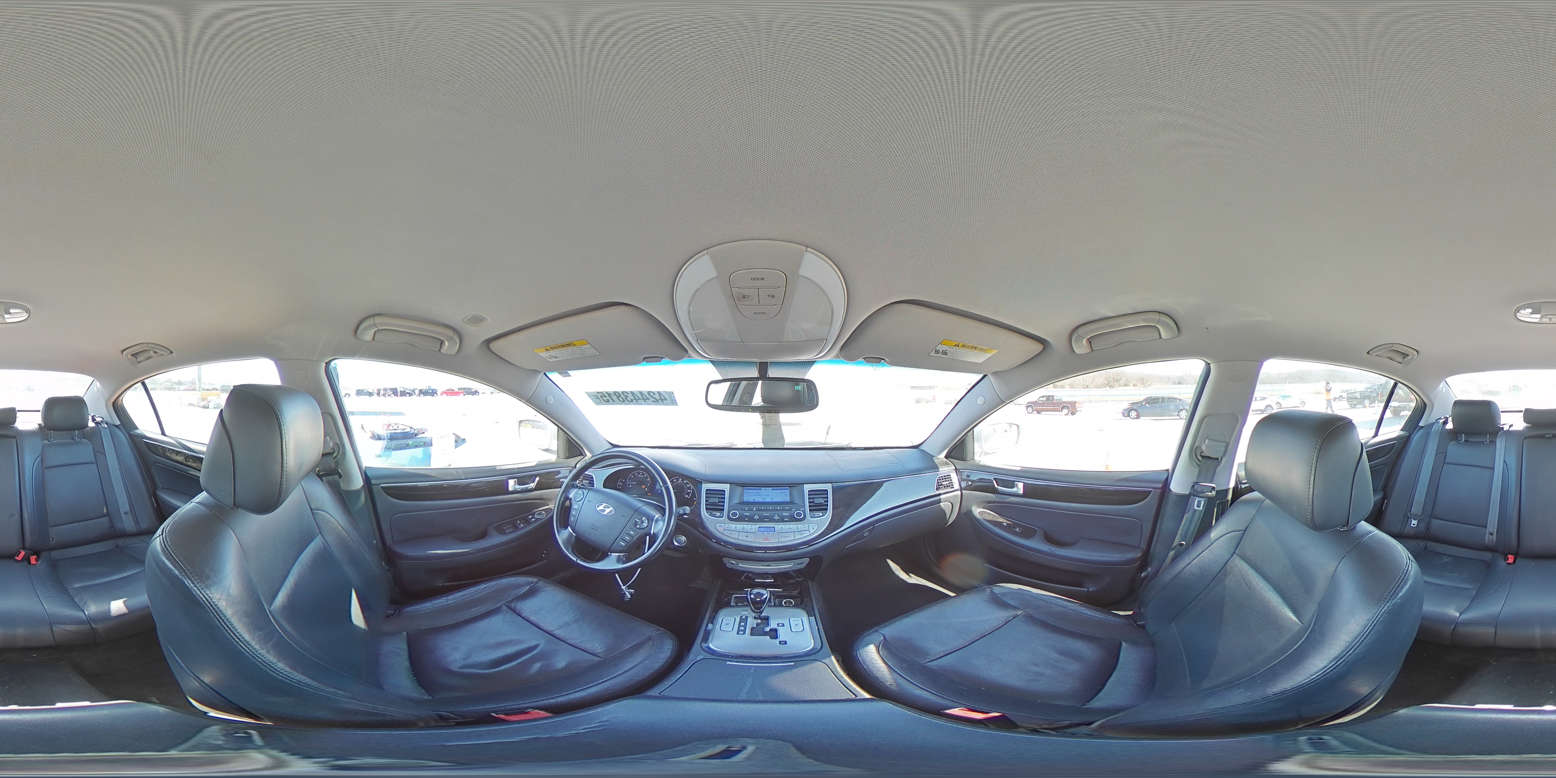 2014 Hyundai Genesis - Image 12