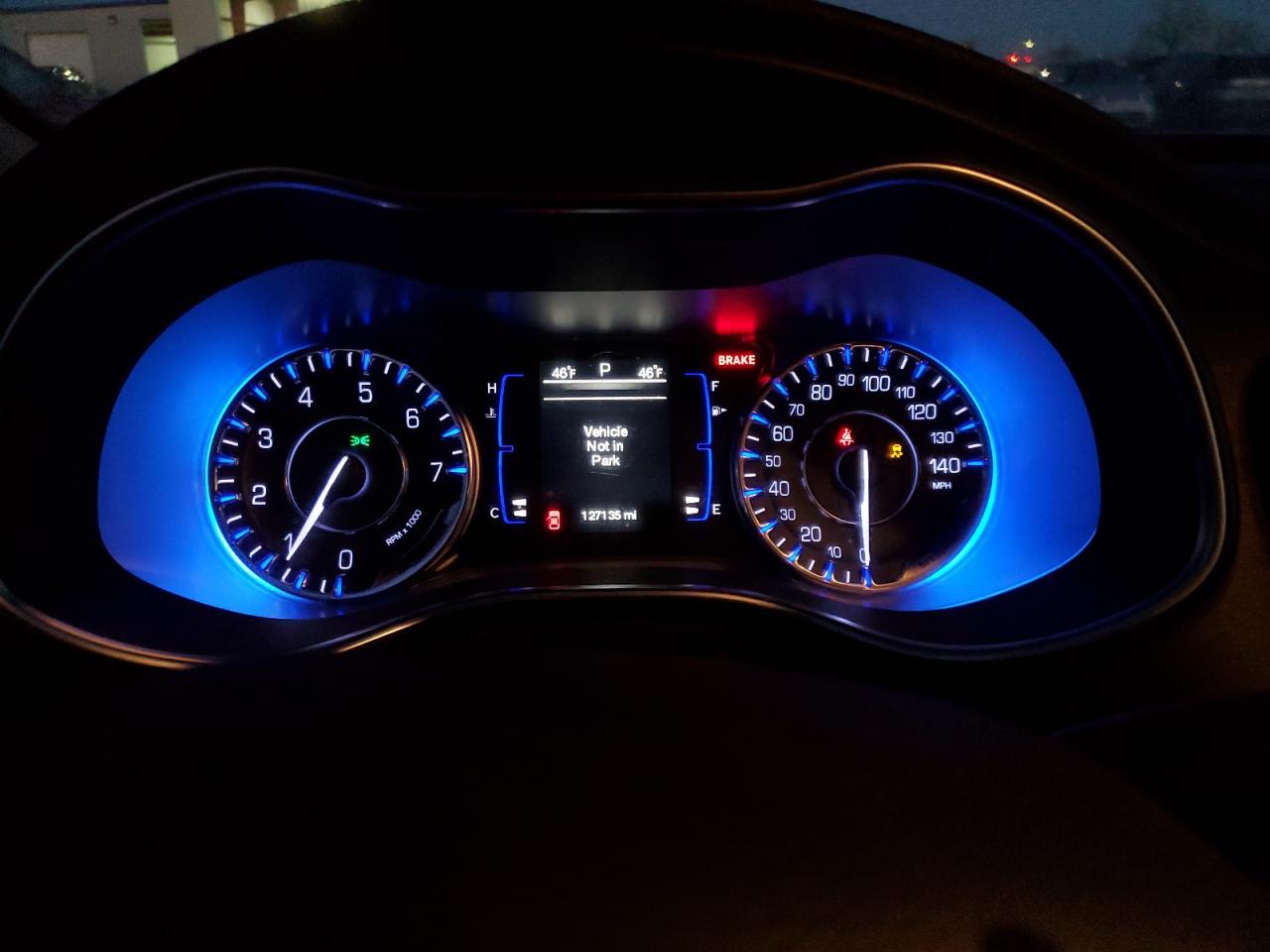 2015 Chrysler 200 - Image 9