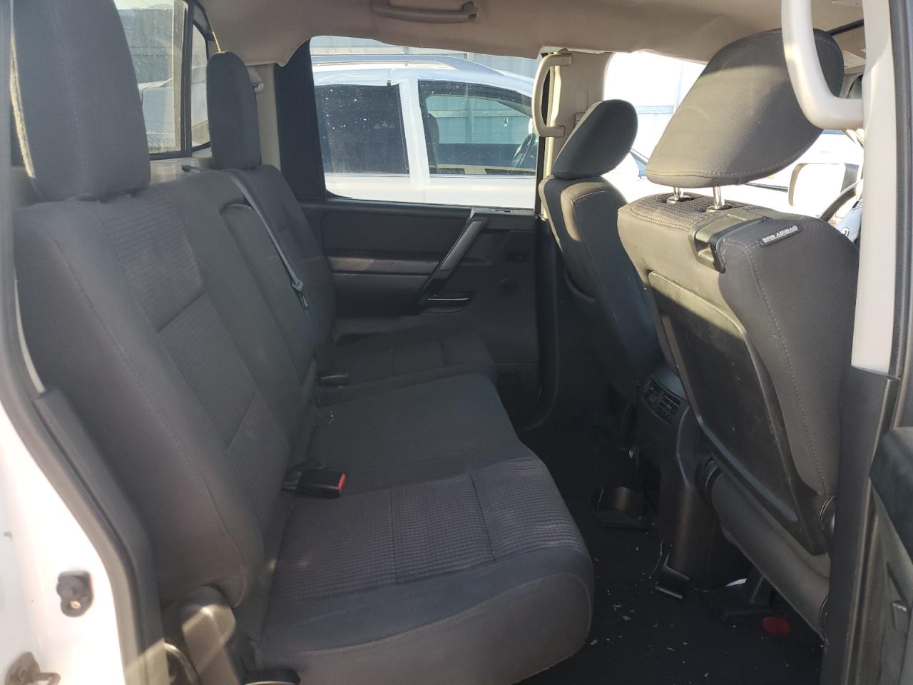 2012 Nissan Titan - Image 11