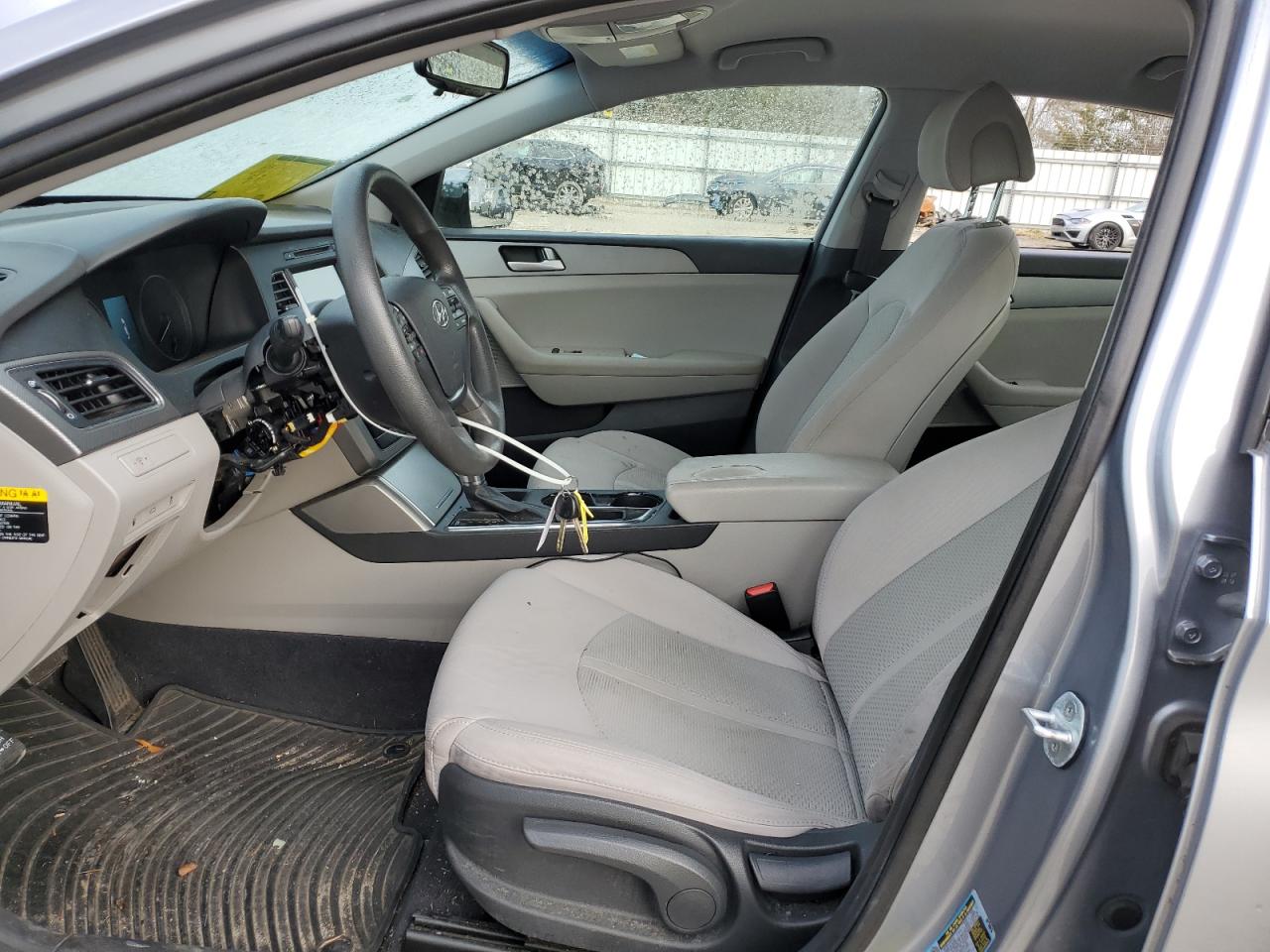 2016 Hyundai Sonata - Image 7
