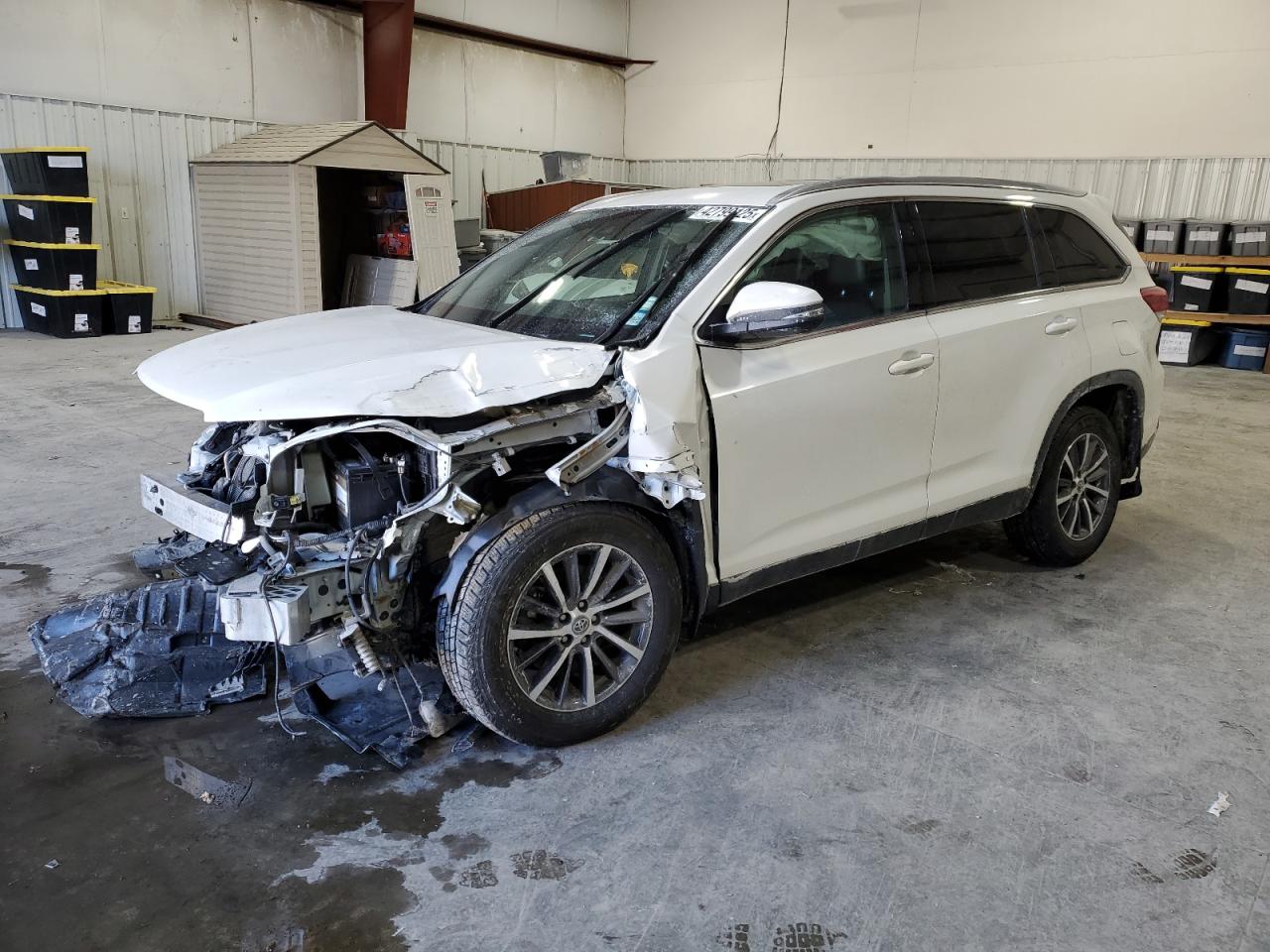 2019 Toyota Highlander - Image 1
