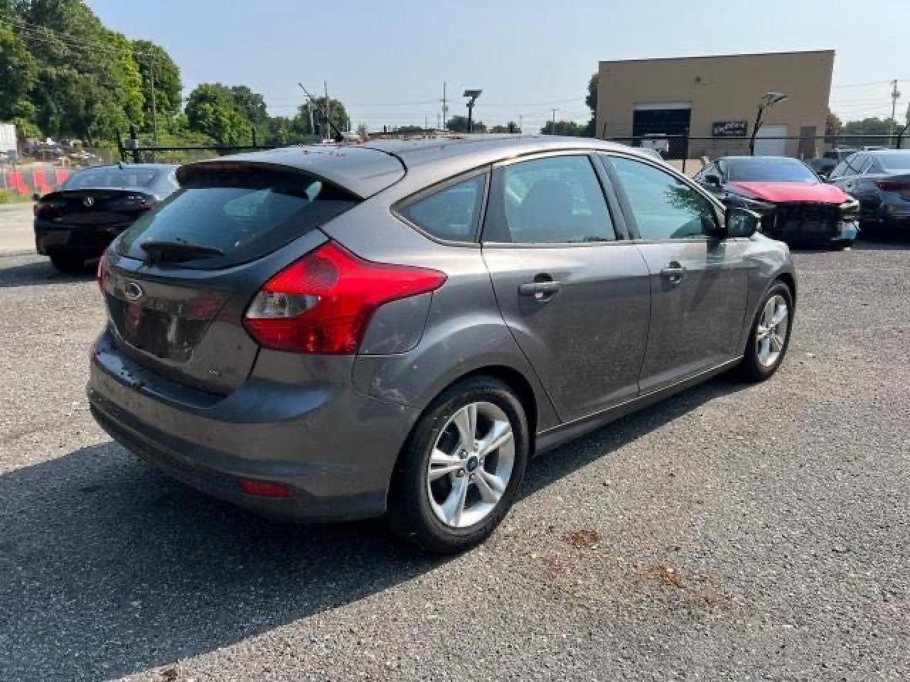 VIN 1FADP3K23EL250762 2014 FORD FOCUS no.4