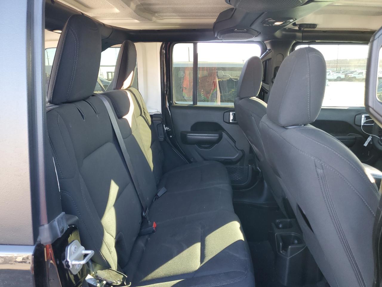 2018 Jeep Wrangler - Image 11