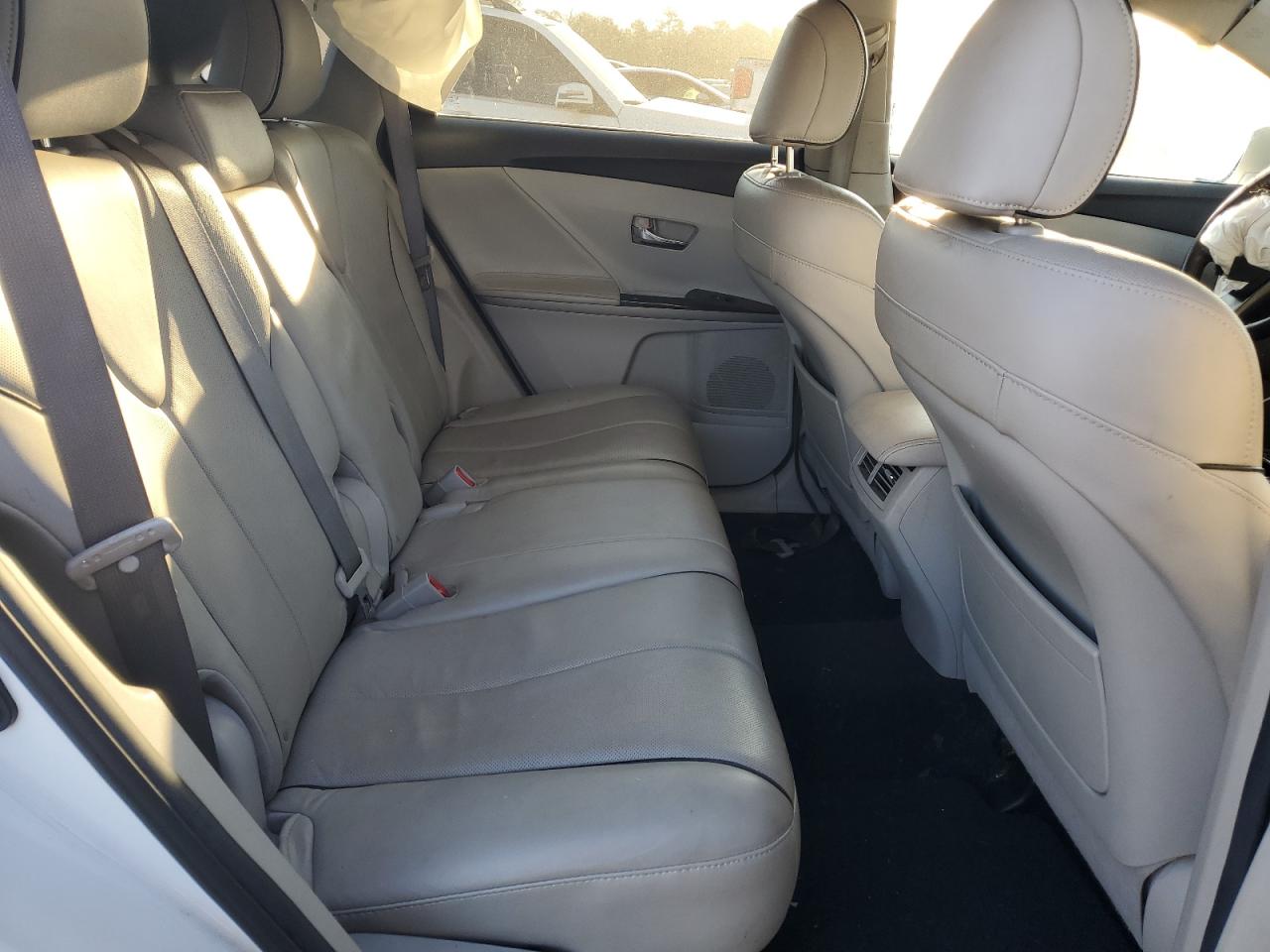 2015 Toyota Venza - Image 12
