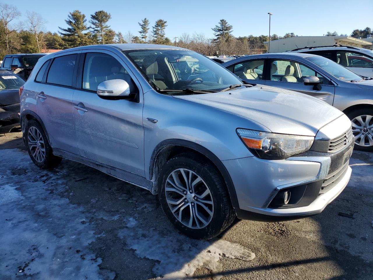 2016 Mitsubishi Outlander - Image 4