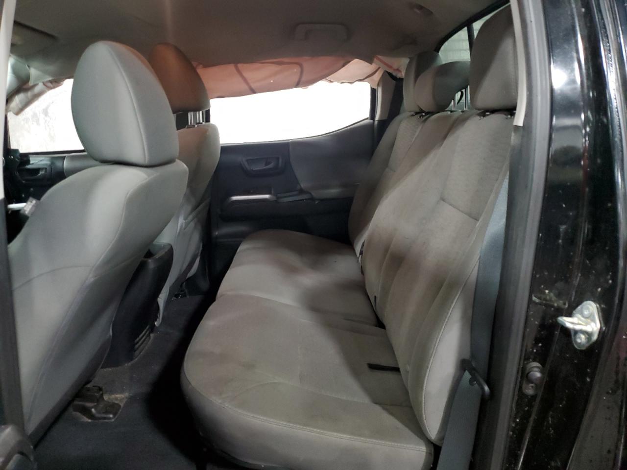 2017 Toyota Tacoma - Image 10