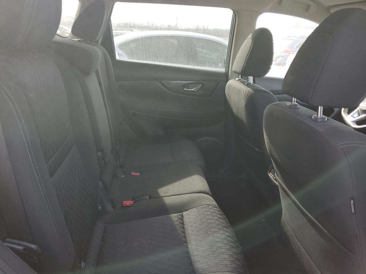 2017 Nissan Rogue - Image 11