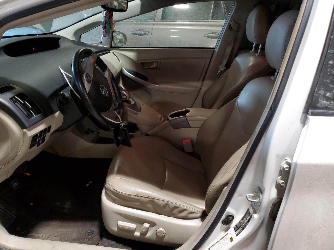 2013 Toyota Prius - Image 7
