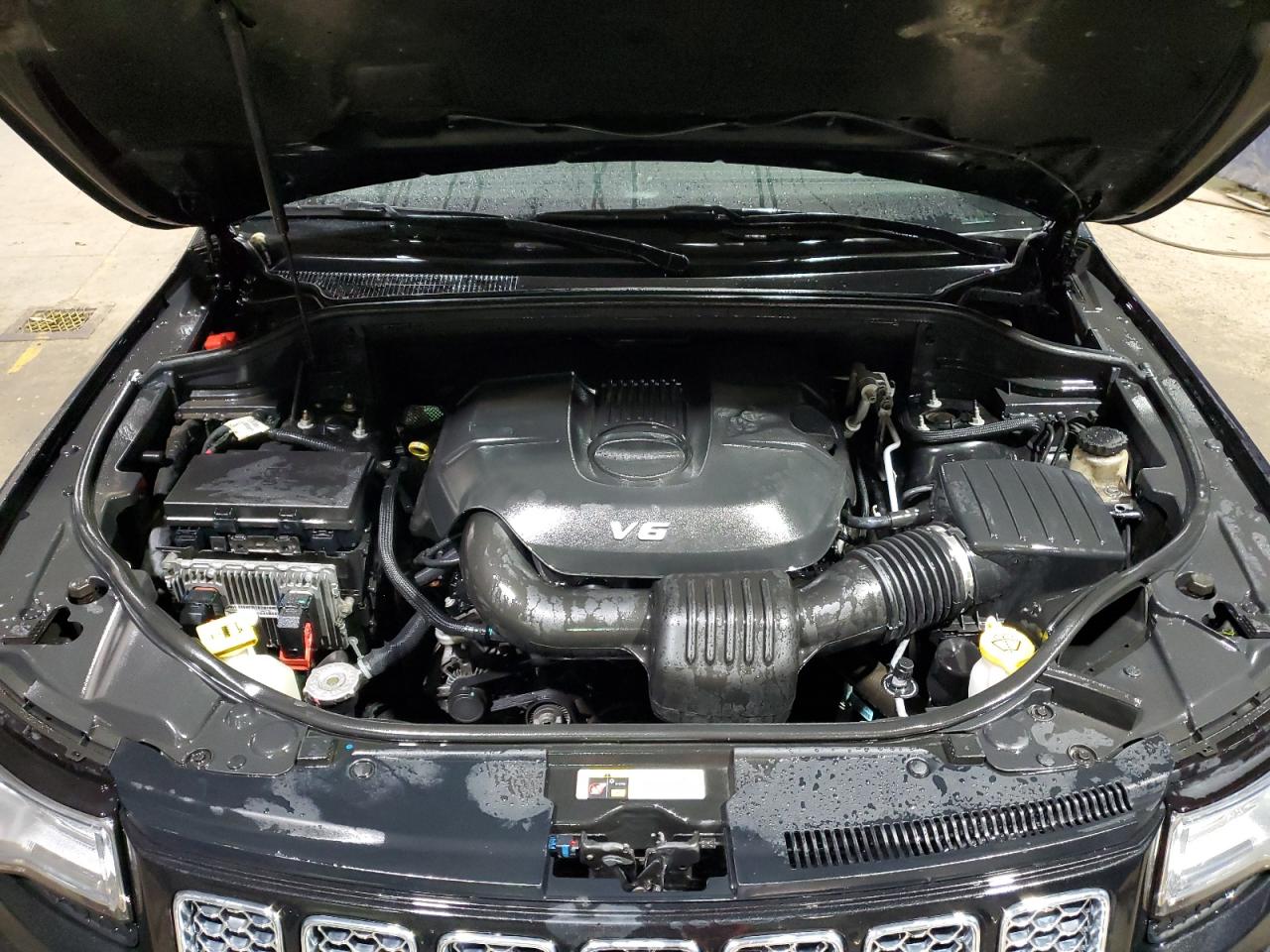 2014 Jeep Grand Cherokee - Image 12