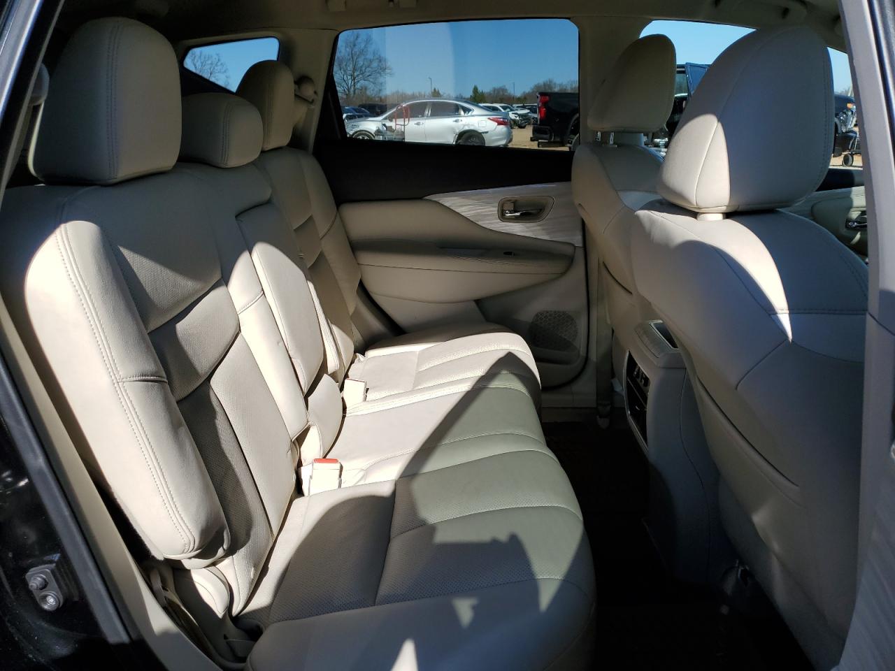 2015 Nissan Murano - Image 11