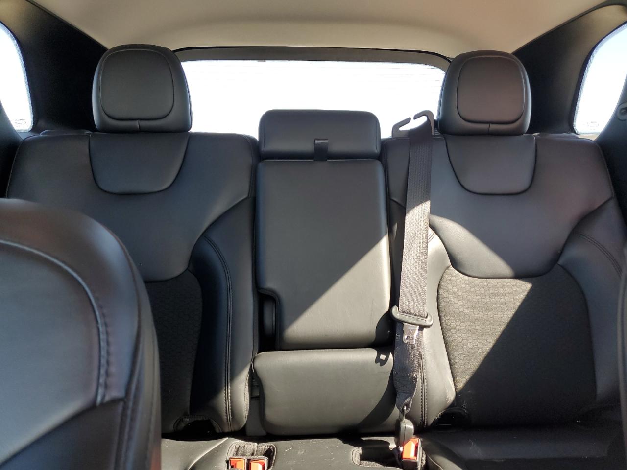 2020 Jeep Grand Cherokee - Image 10