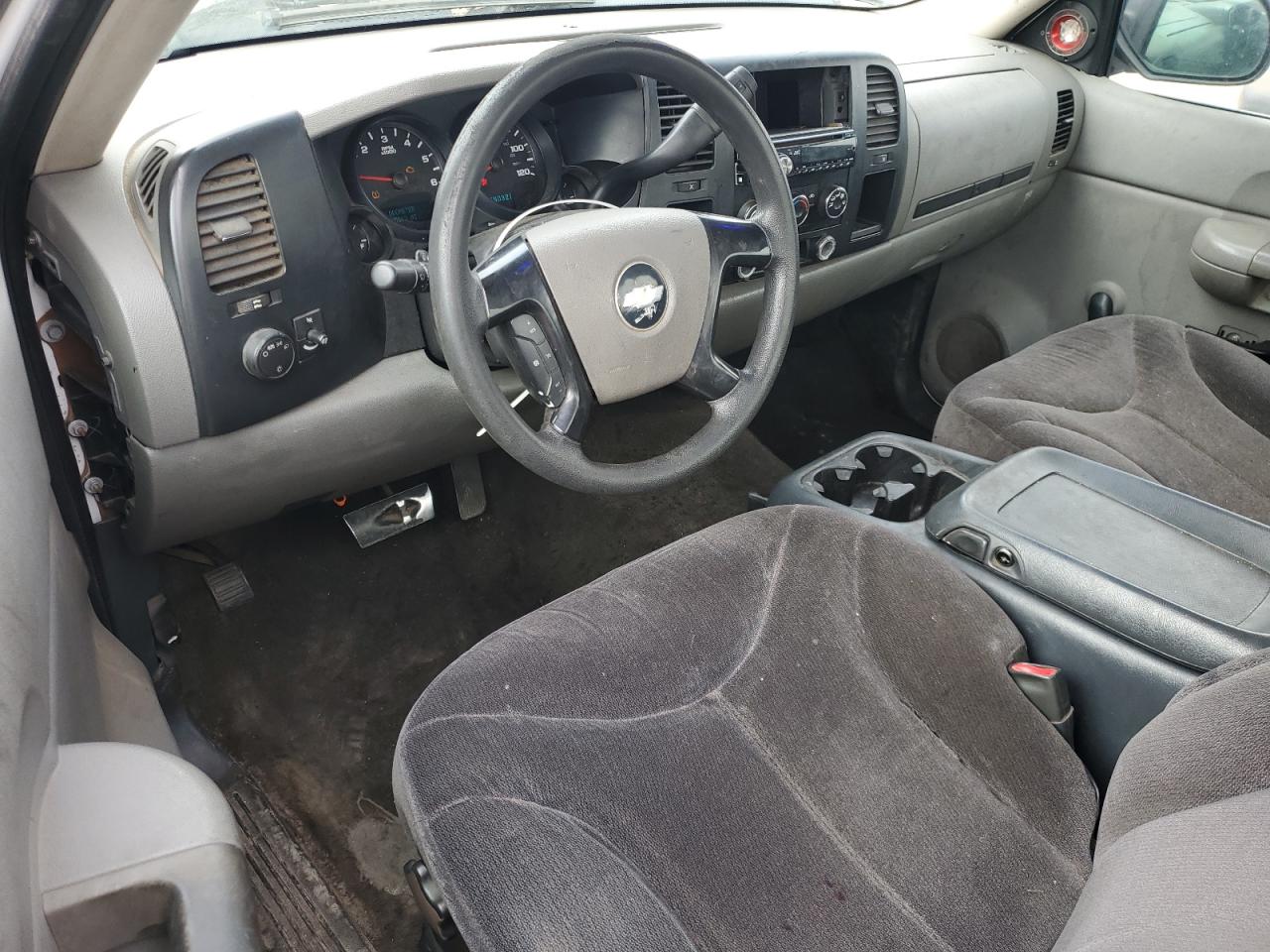 2007 Chevrolet Silverado - Image 8