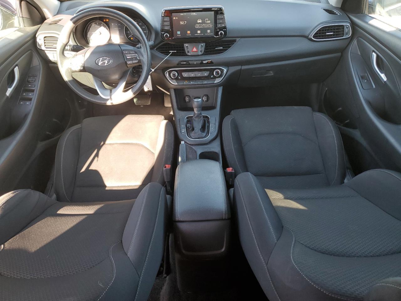 2018 Hyundai Elantra - Image 8