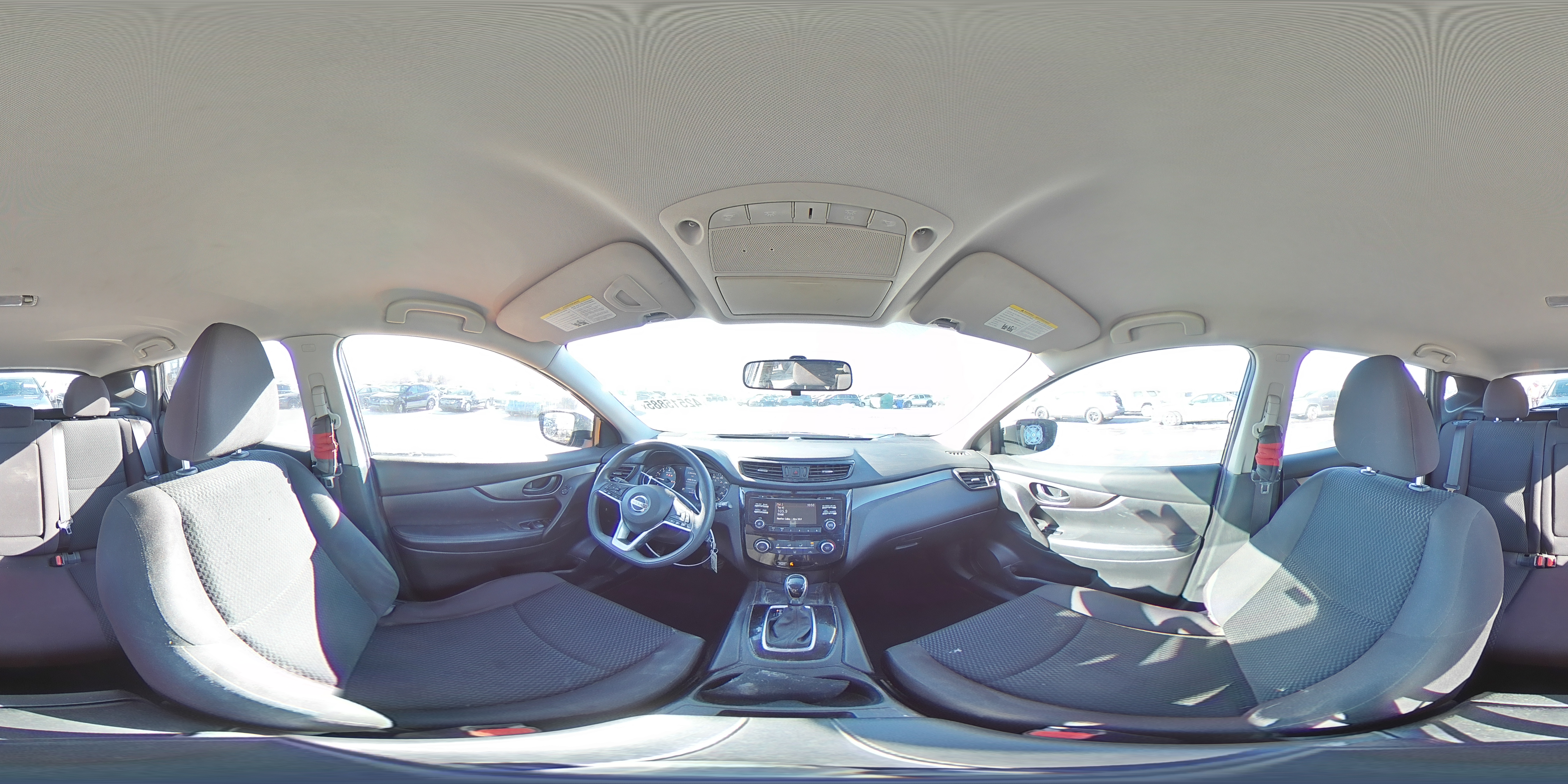 2018 Nissan Rogue - Image 16
