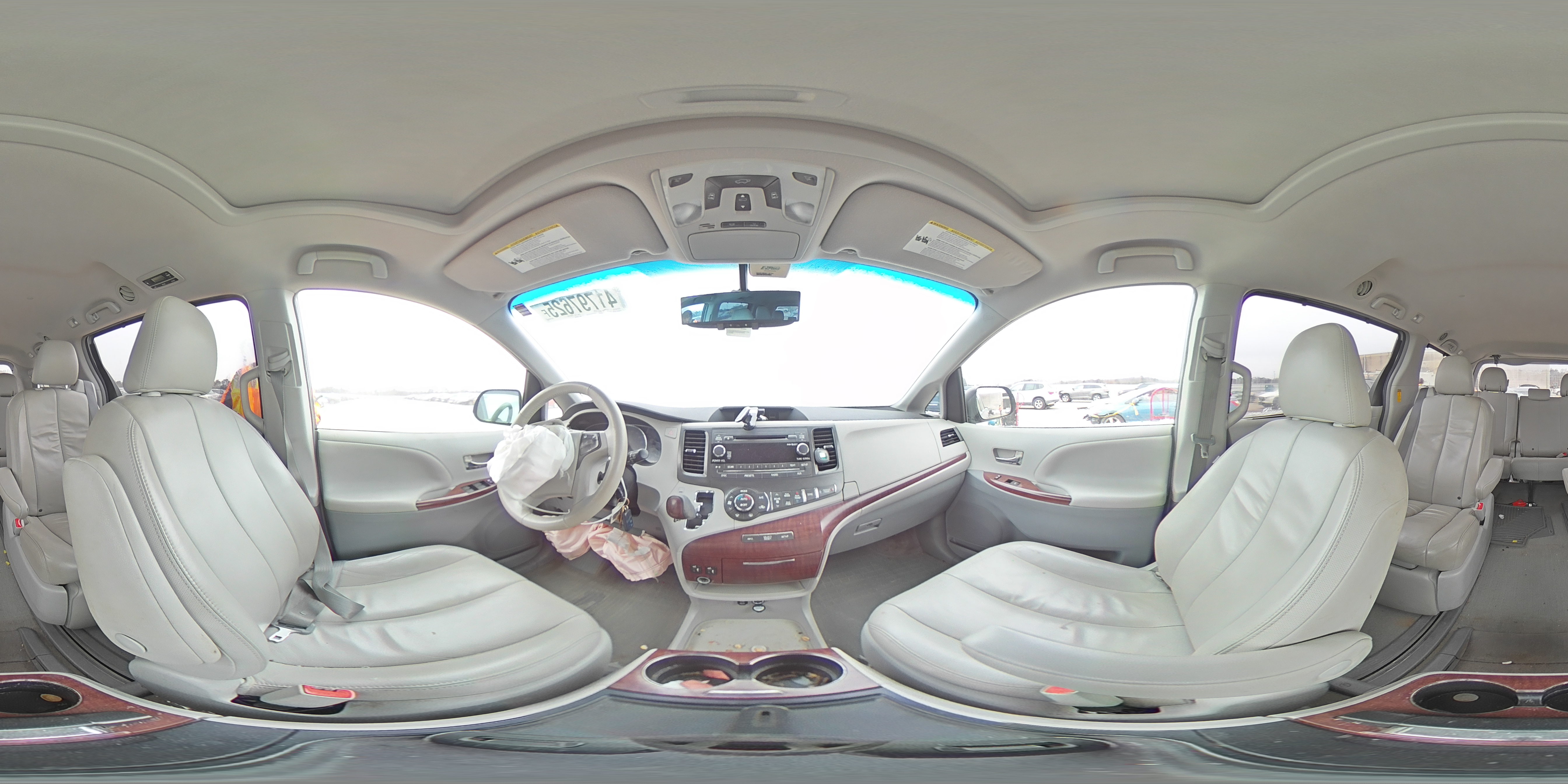 2014 Toyota Sienna - Image 14