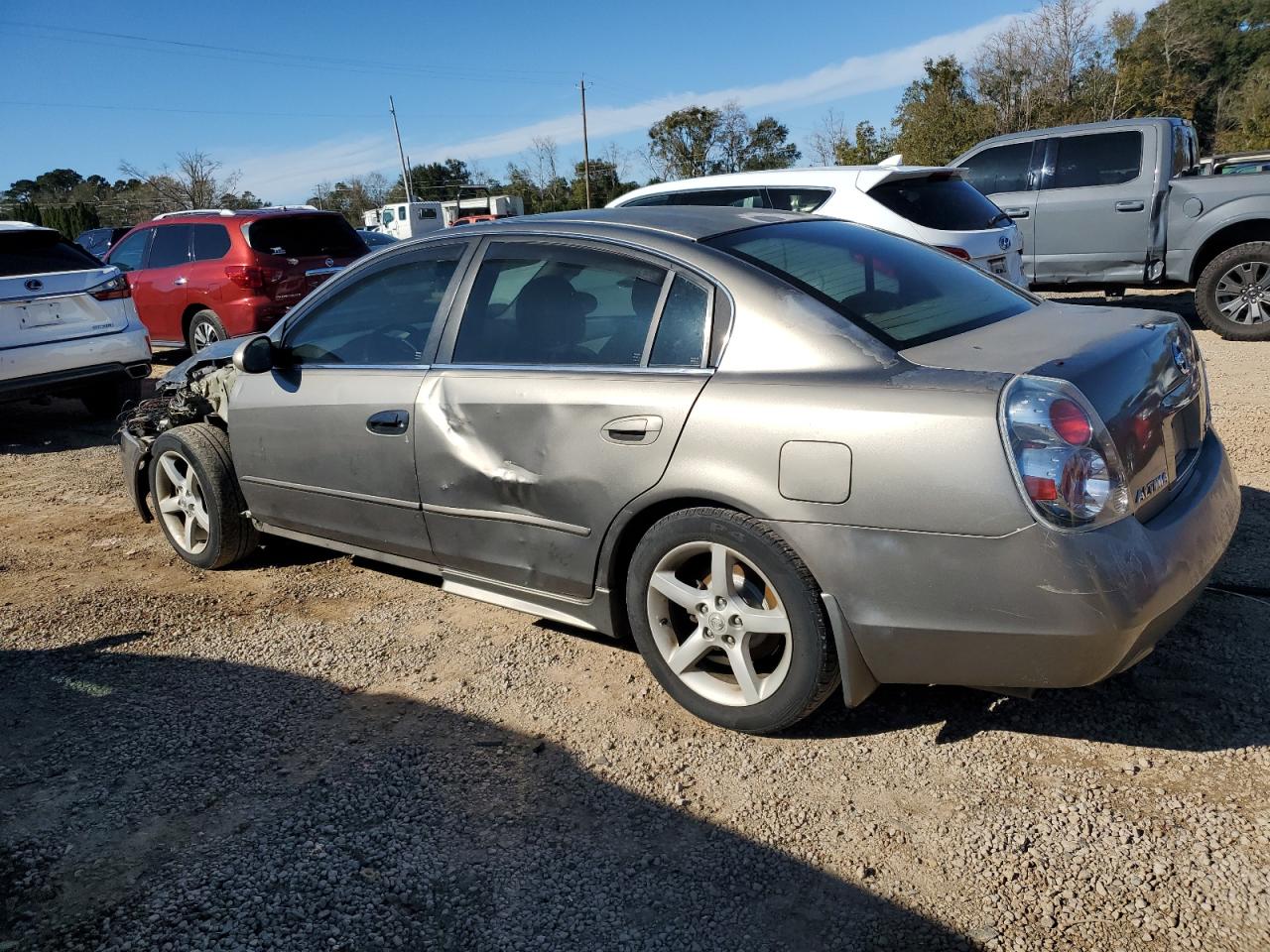 2005 Nissan Altima - Image 2