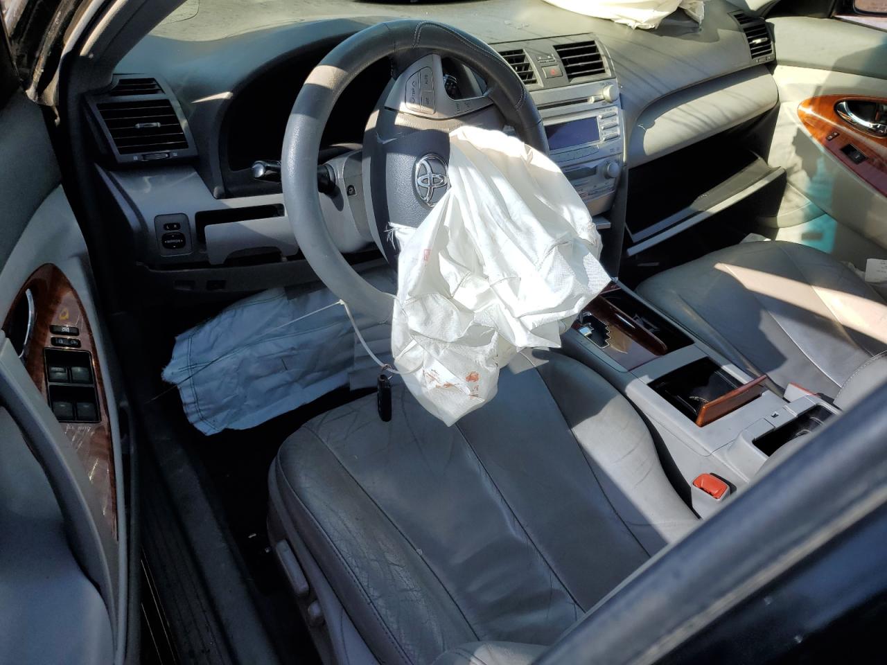 2011 Toyota Camry - Image 8