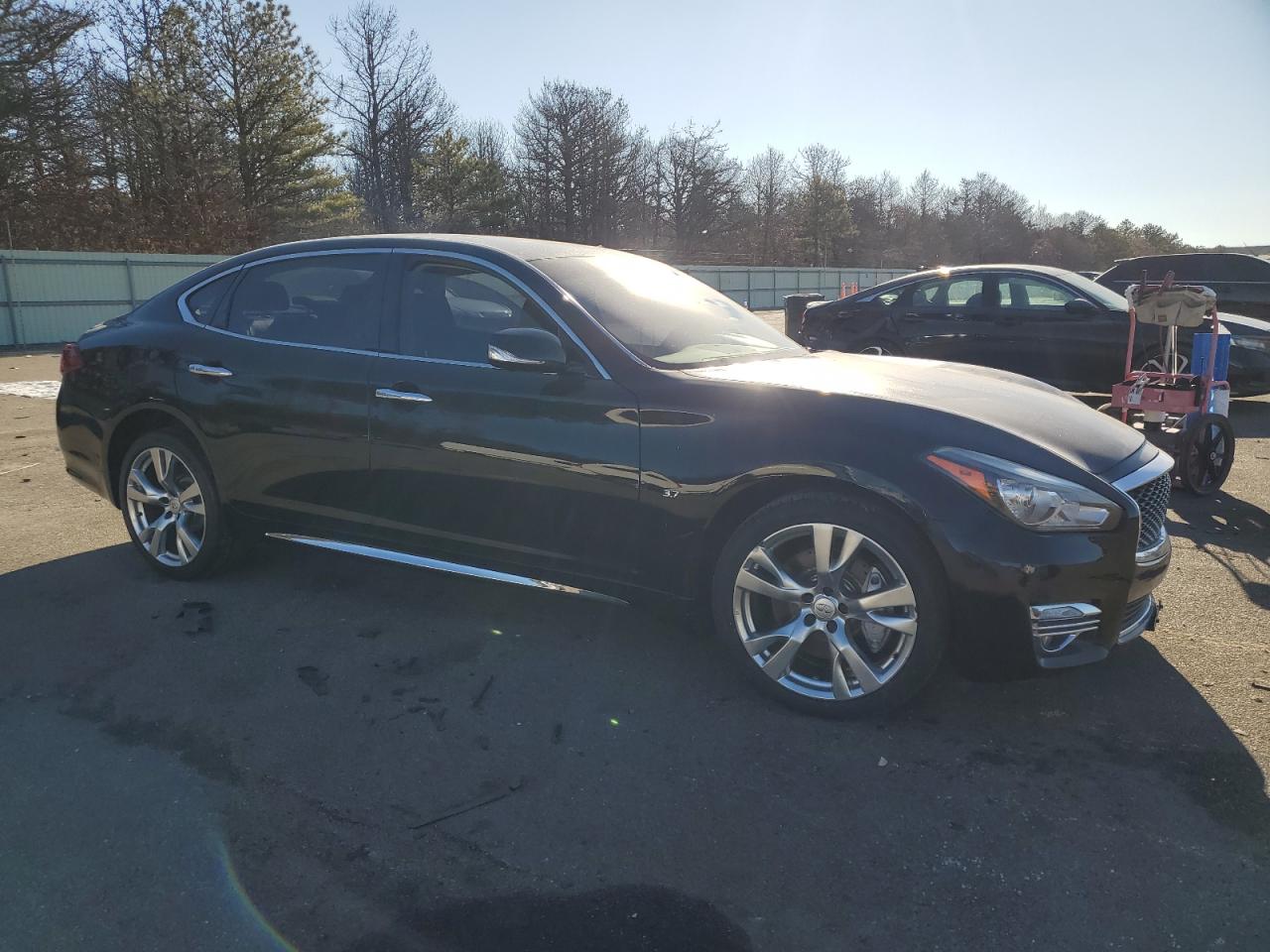 2016 Infiniti Q70 - Image 4