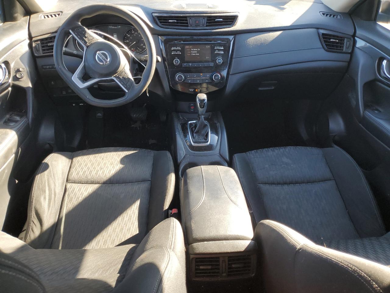 2017 Nissan Rogue - Image 8