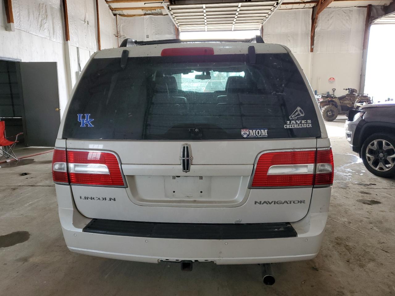 2009 Lincoln Navigator - Image 6