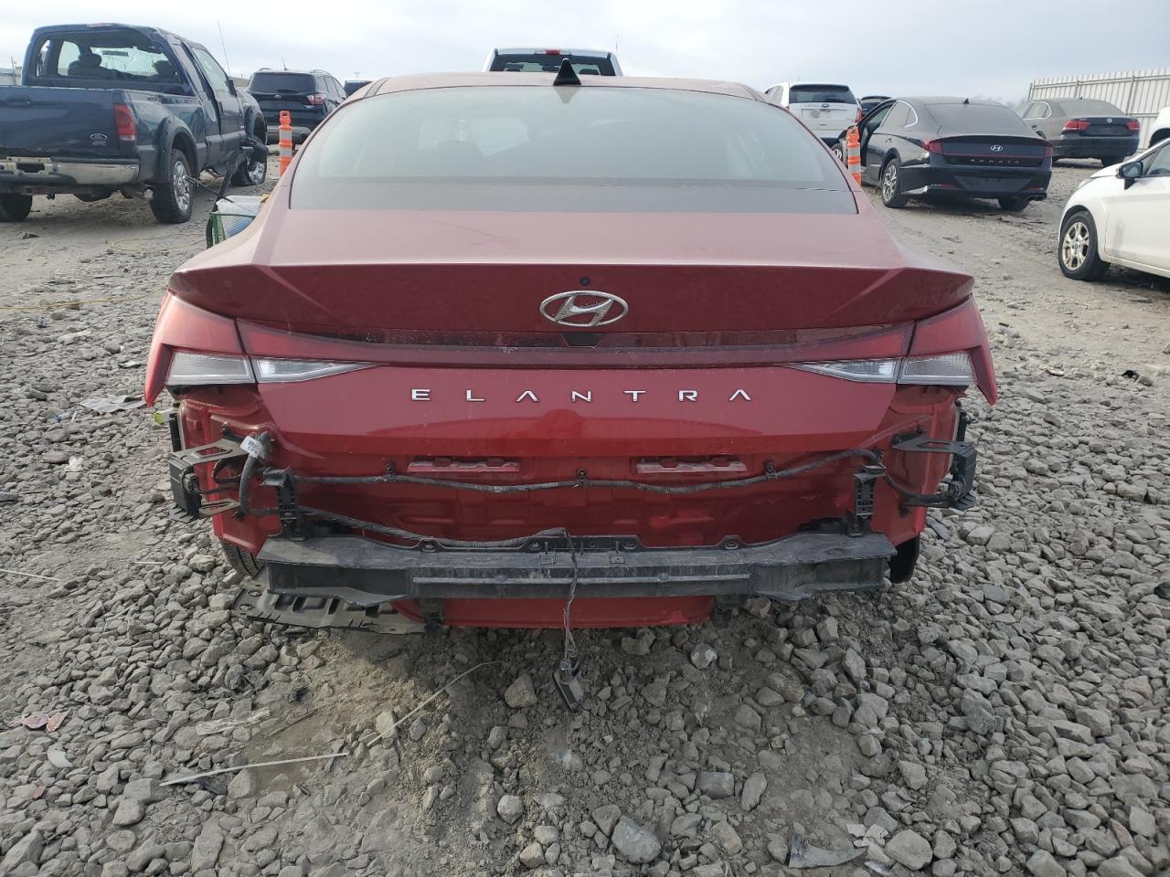 2022 Hyundai Elantra - Image 6