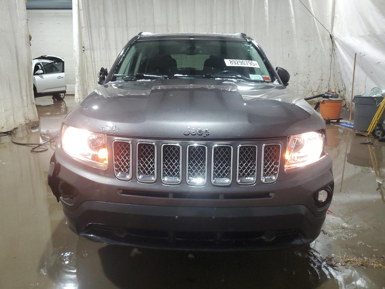 2016 Jeep Compass - Image 5