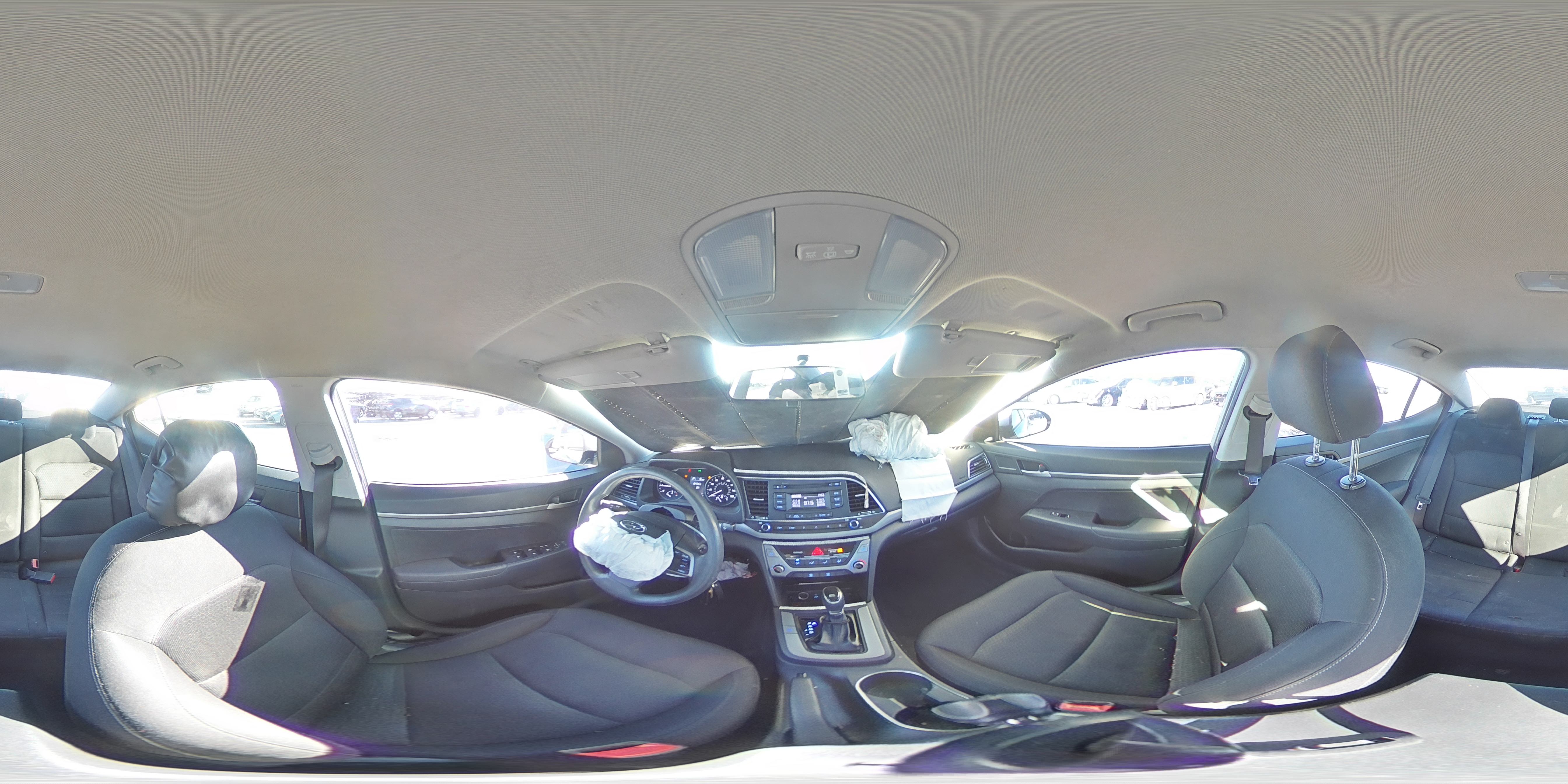 2018 Hyundai Elantra - Image 13