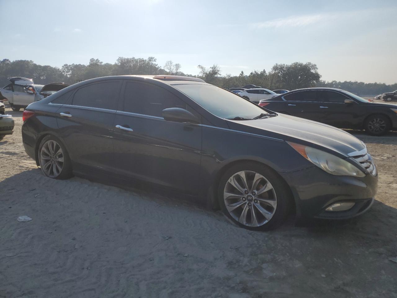 2011 Hyundai Sonata - Image 4