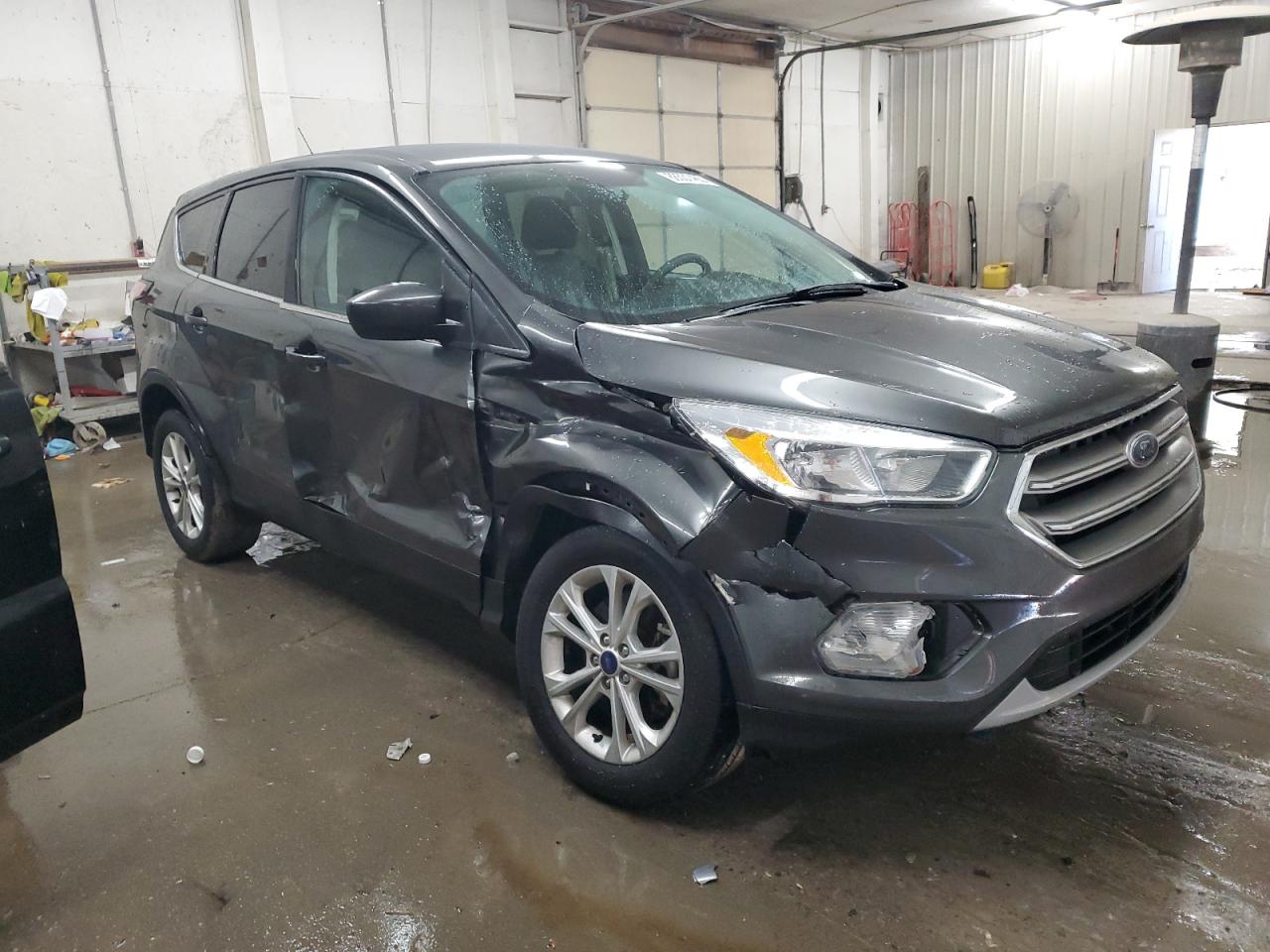 1FMCU9G98HUD45027 FORD ESCAPE 2017
