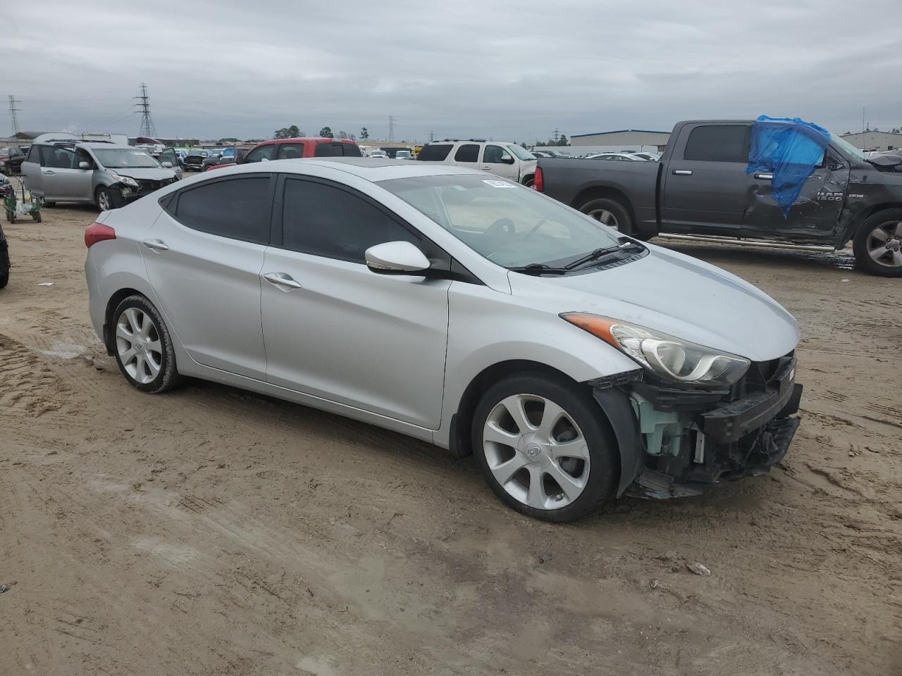 2013 Hyundai Elantra - Image 4