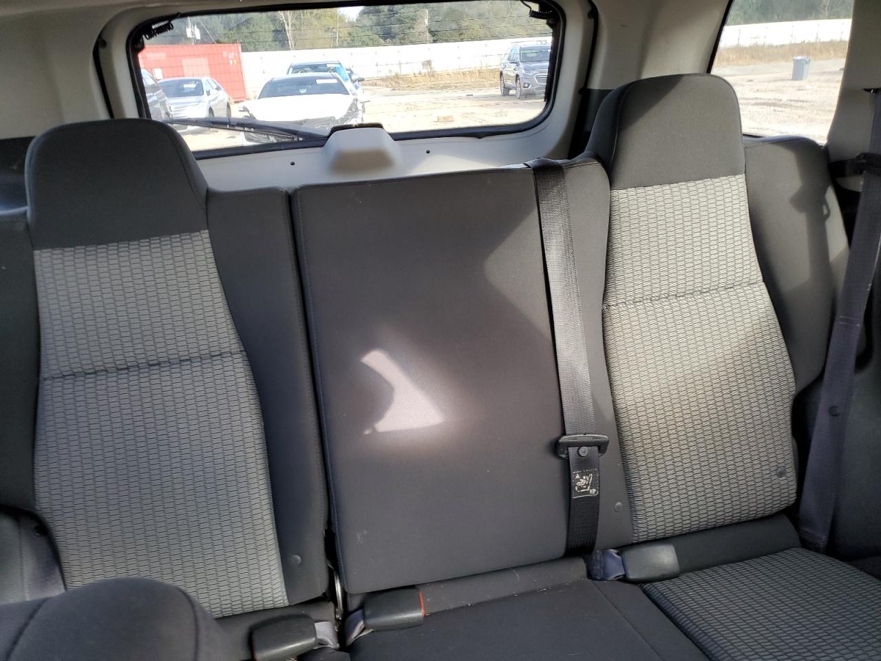 2010 Jeep Grand Cherokee - Image 10