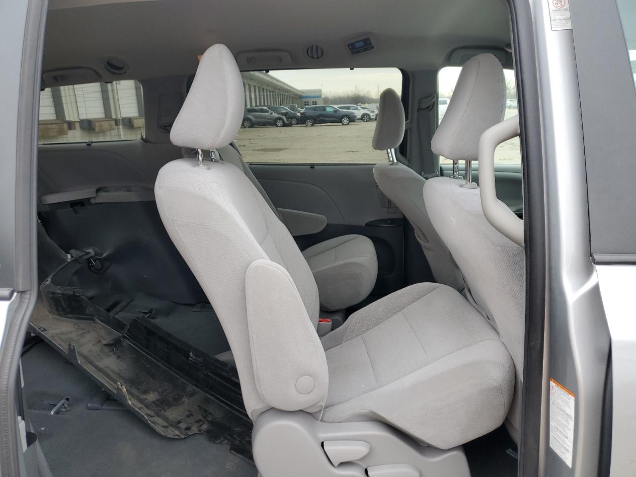 2020 Toyota Sienna - Image 11