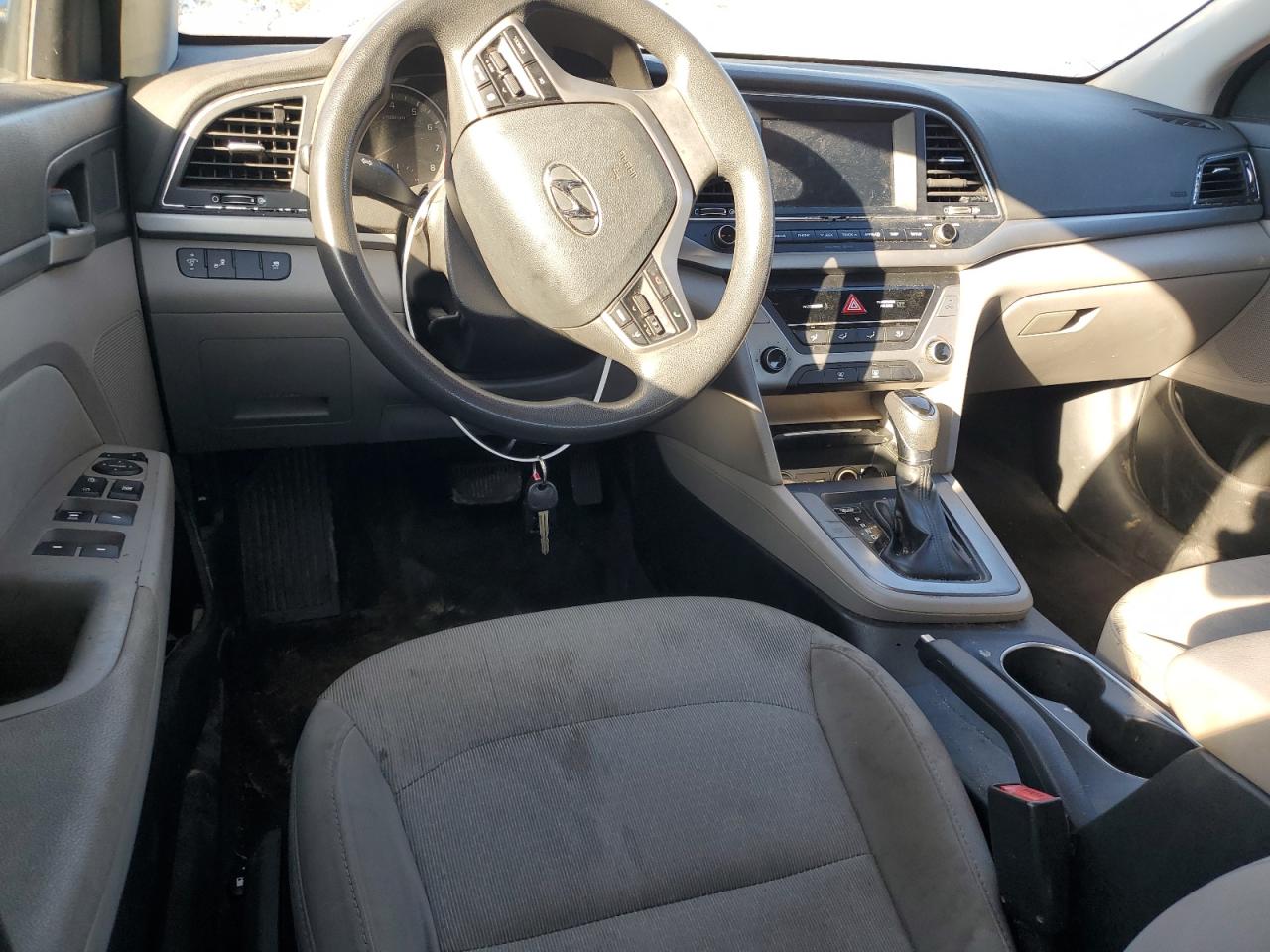2018 Hyundai Elantra - Image 8