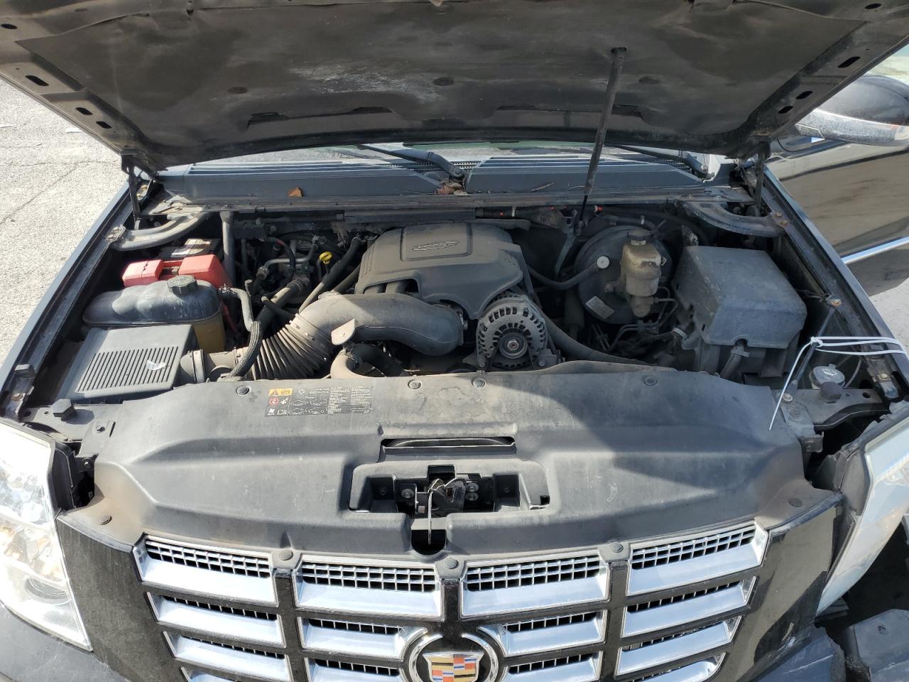 2007 Cadillac Escalade - Image 12