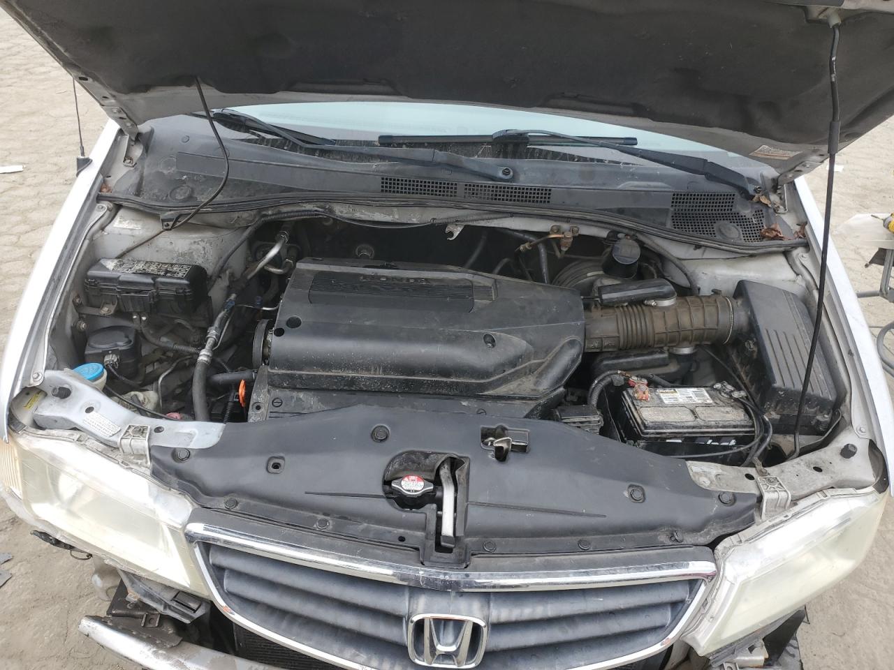 2004 Honda Odyssey - Image 12