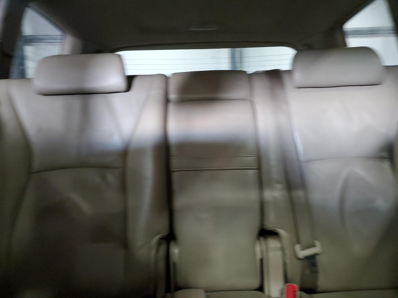 2005 Toyota Highlander - Image 10
