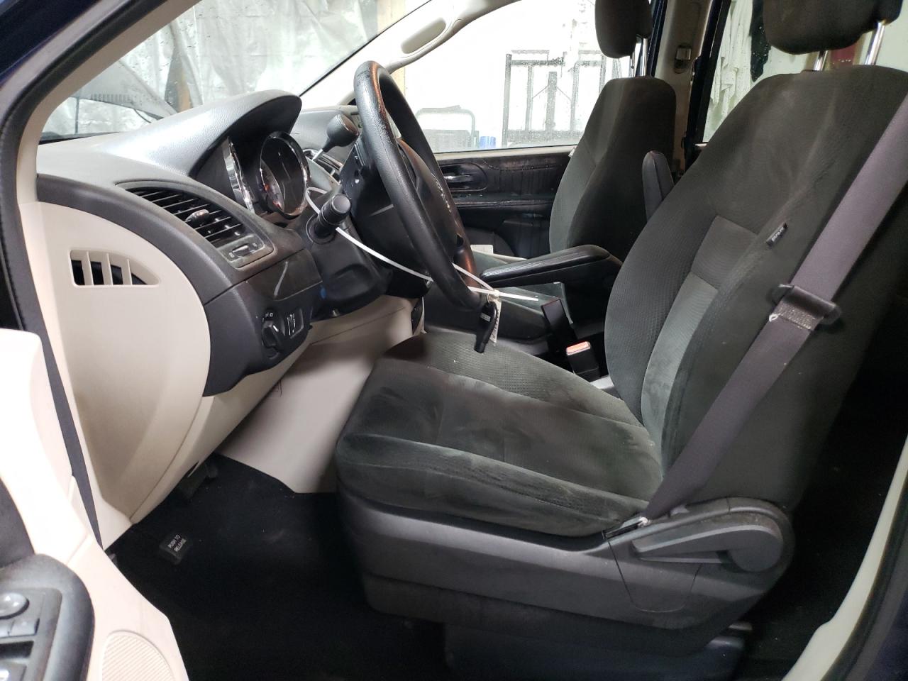2016 Dodge Caravan - Image 7